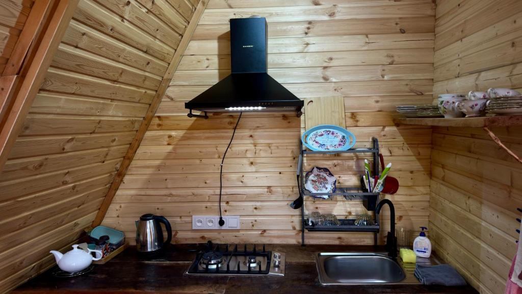 O bucătărie sau chicinetă la Old farm 1