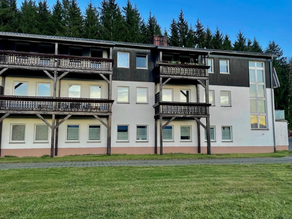 Tòa nhà nơi căn hộ tọa lạc