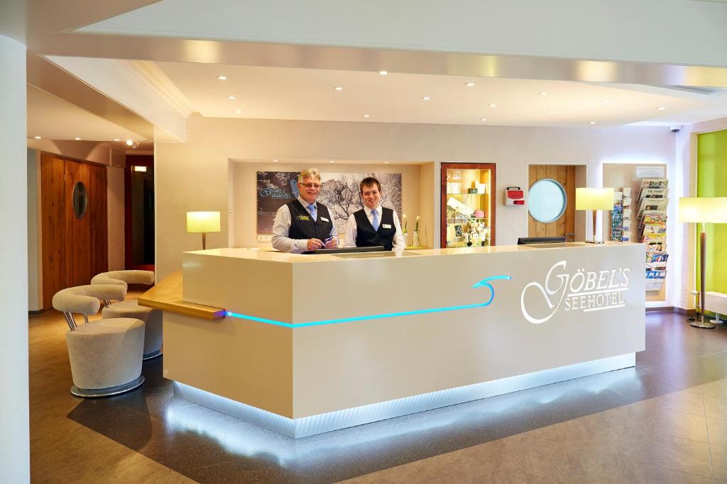 Členové personálu v ubytování Göbel's Seehotel Diemelsee