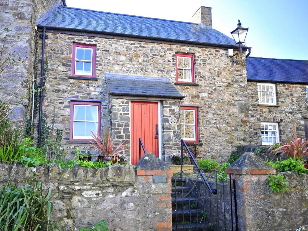 Το κτήριο όπου στεγάζεται  η παραθεριστική κατοικία