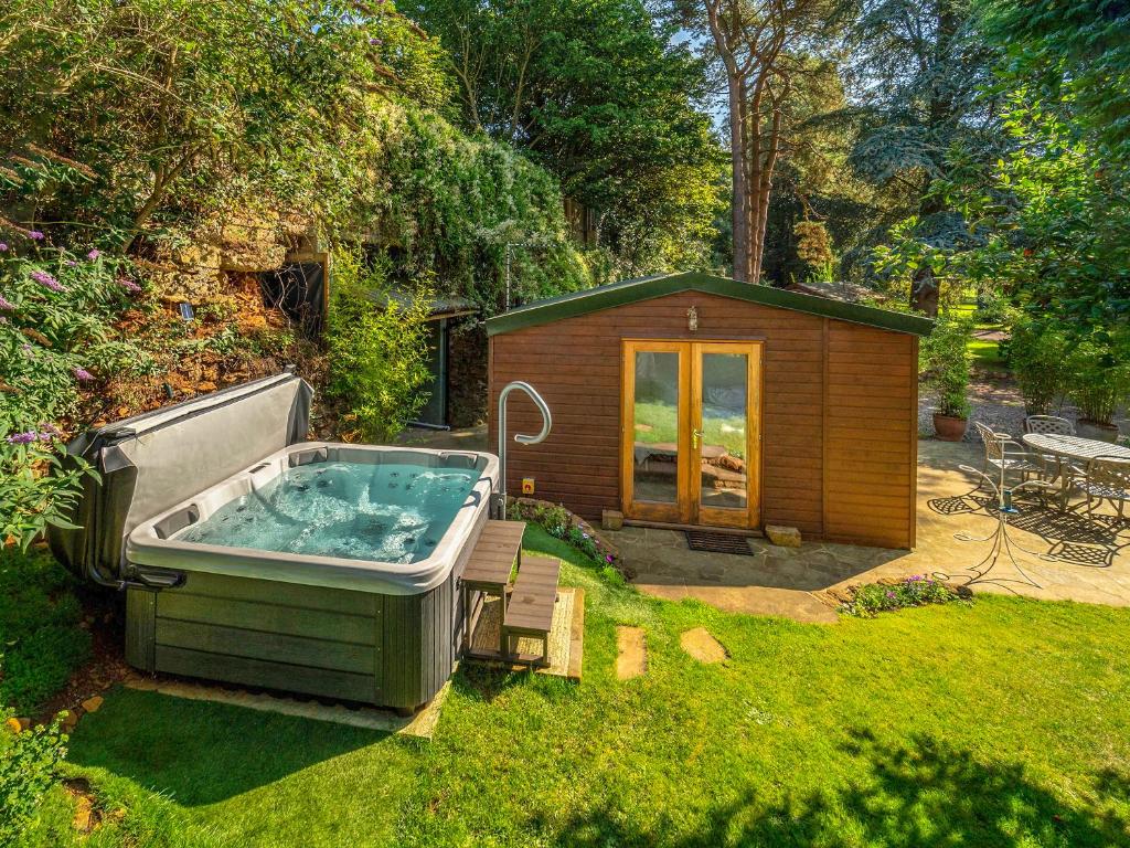 Κήπος έξω από το Grange Stables