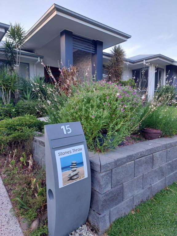 Κήπος έξω από το Stones Throw at Sapphire