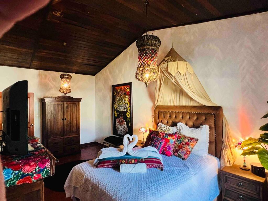 Postel nebo postele na pokoji v ubytování Raudez house , house with 24-hour security