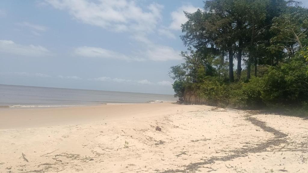 Imagen de la galería de Casa Praia Funda Cotijuba Cotijuba Deep Beach House, en Belém