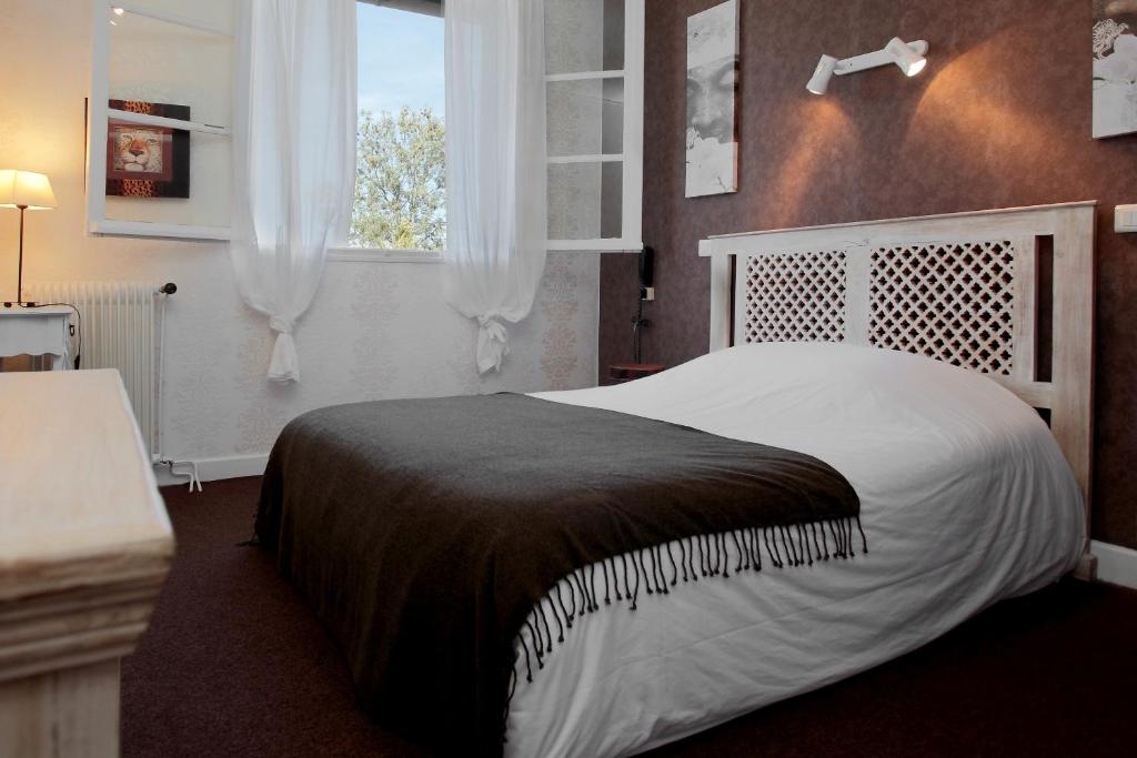 Logis Hôtel Deshors-Foujanet - Double Room