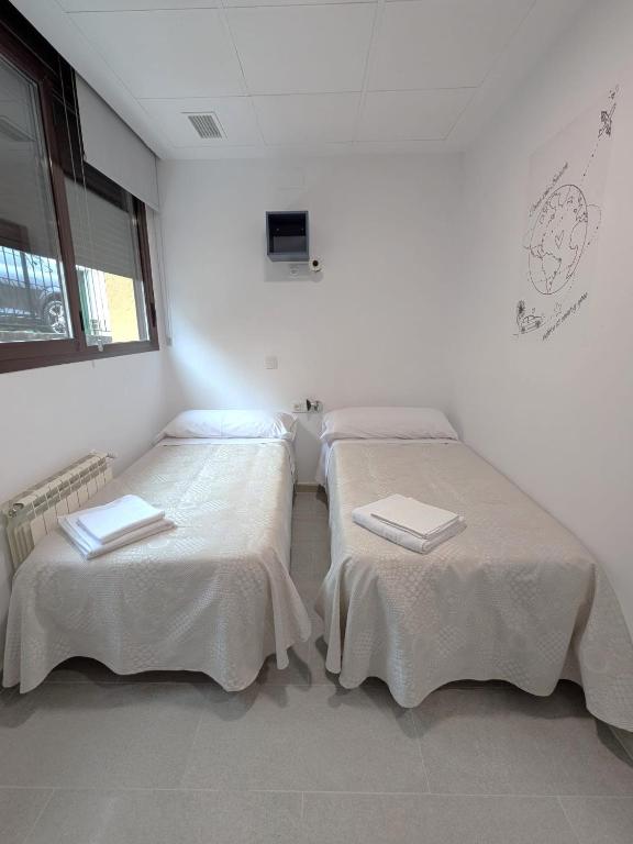 Albergue Pundak Valle del Jerte - ツインルーム 専用バスルーム付