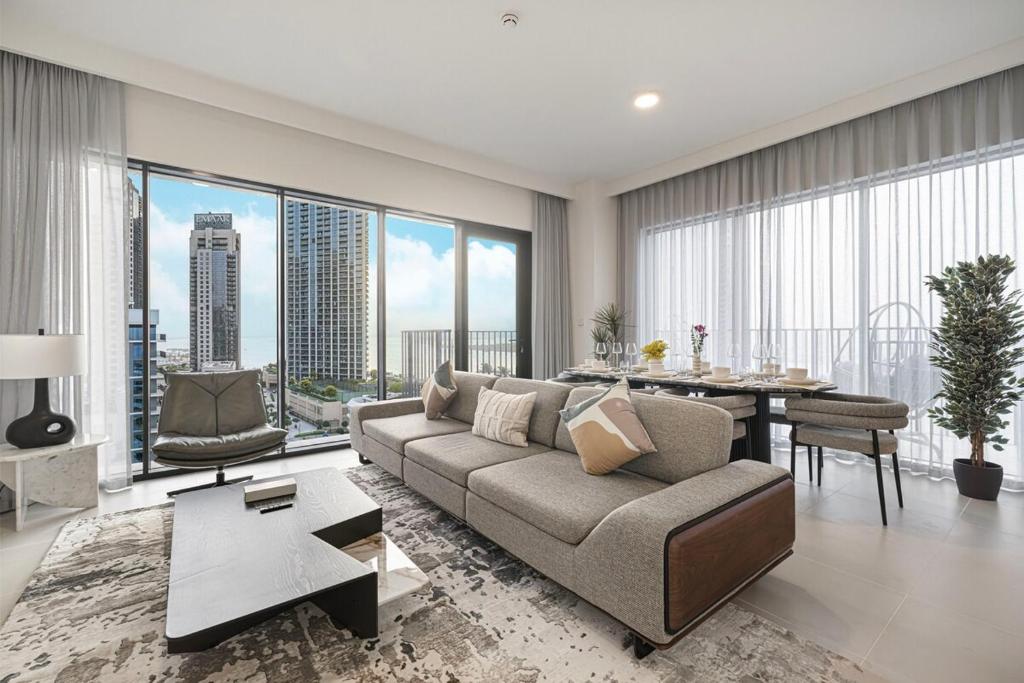 Luxury 3 Bedroom Apartment in Creek Harbour