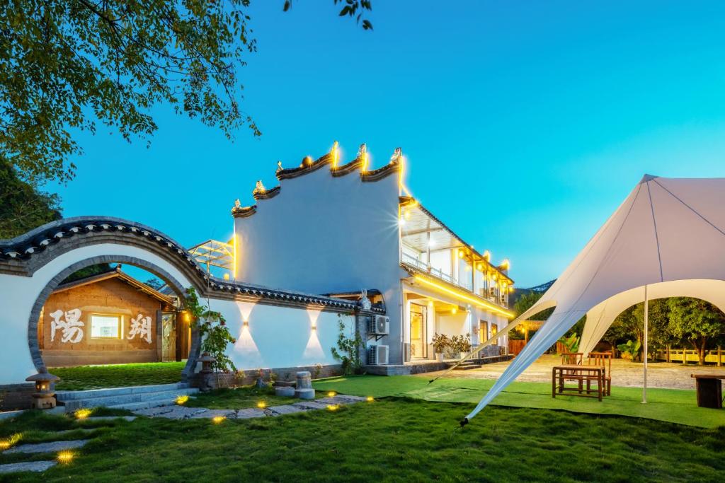 Zahrada ubytování Moonlit Cloud Inn Yangshuo Yulong River