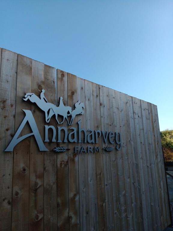 Certifikát, hodnocení, plakát nebo jiný dokument vystavený v ubytování Annaharvey Farm B&B