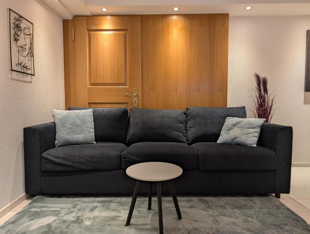 Χώρος καθιστικού στο Modernes 78qm Juwel bei Zürich