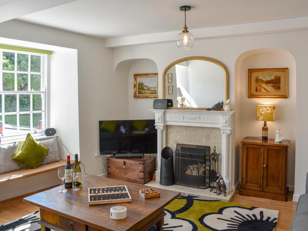 TV a/nebo společenská místnost v ubytování Brittain House