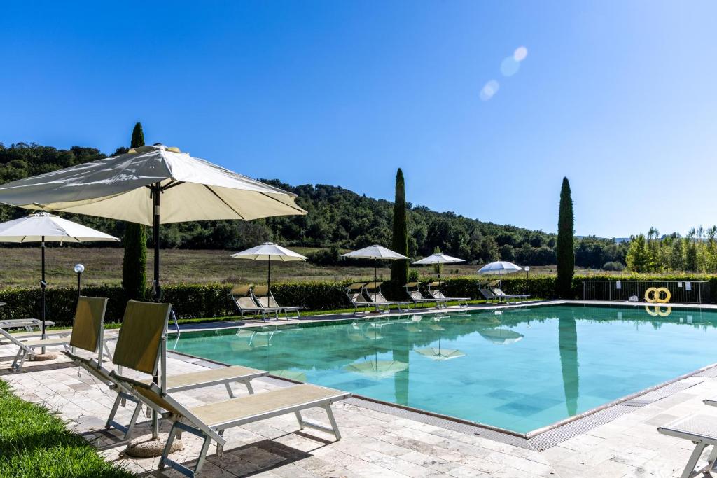 Bazén v ubytování I Girasoli San Gimignano Apartments nebo v jeho okolí