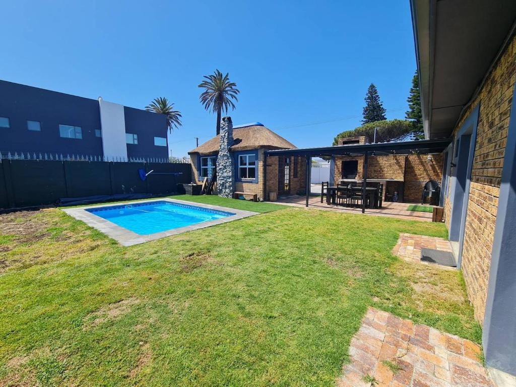 Πισίνα στο ή κοντά στο Kuku House