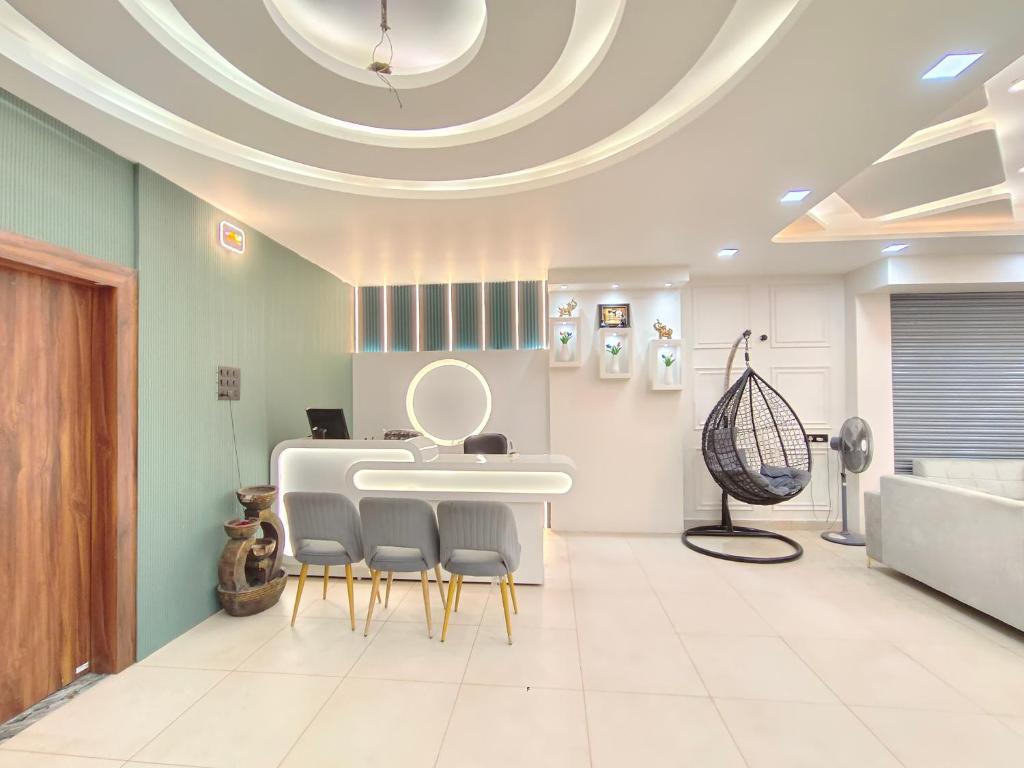 Μια τηλεόραση ή/και κέντρο ψυχαγωγίας στο The Bliss Room 107 , Zero mile