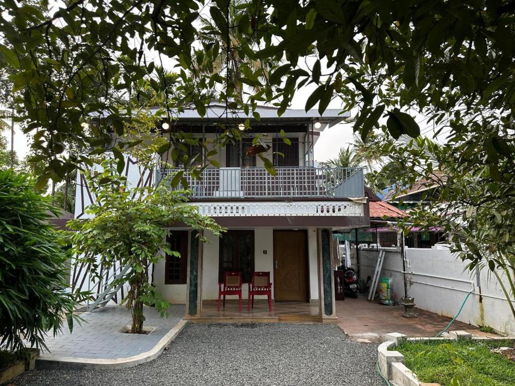 Το κτήριο όπου στεγάζεται  το δωμάτιο σε οικογενειακή κατοικία