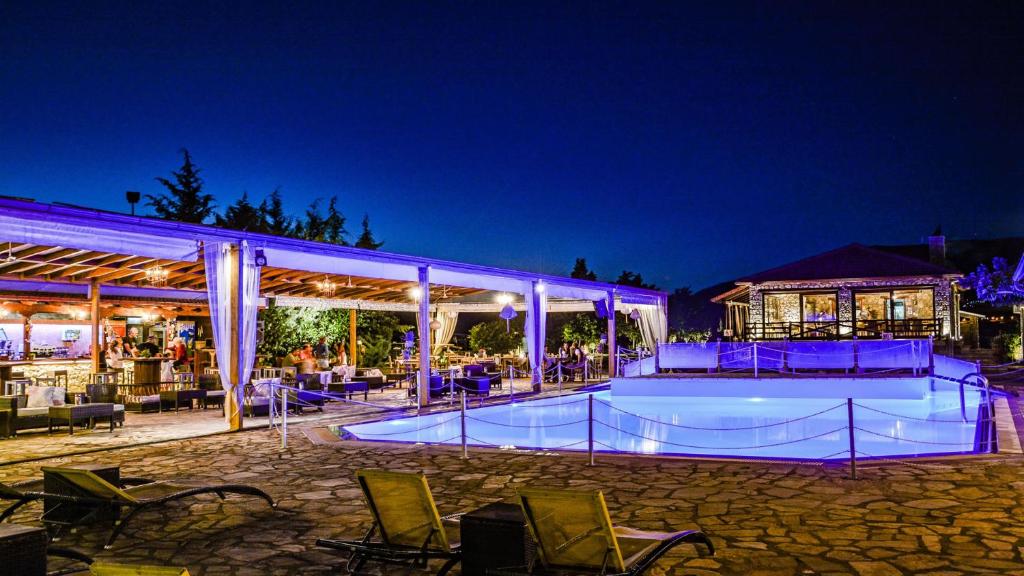 Bazén v ubytování Ktima Kletsa nebo v jeho okolí