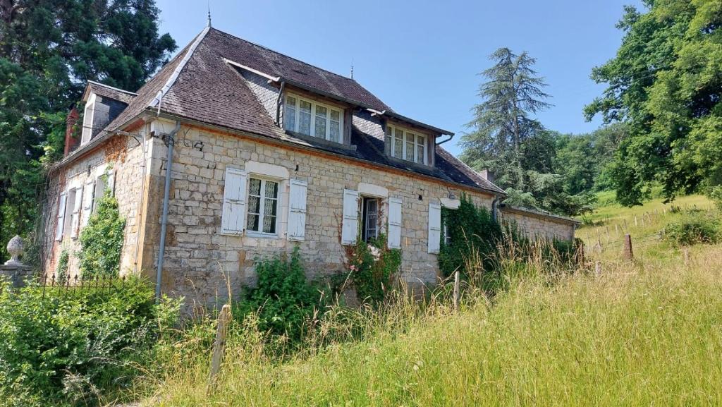 Budova, kde se farma nachází