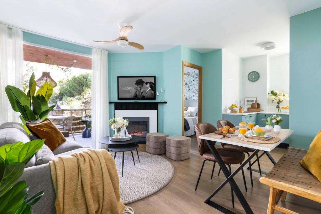 Μια τηλεόραση ή/και κέντρο ψυχαγωγίας στο Costa de Madrid IV Tourist Apartments