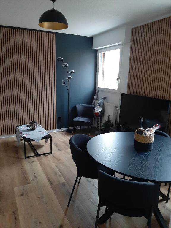 Hugo et Compagnie – photo 1