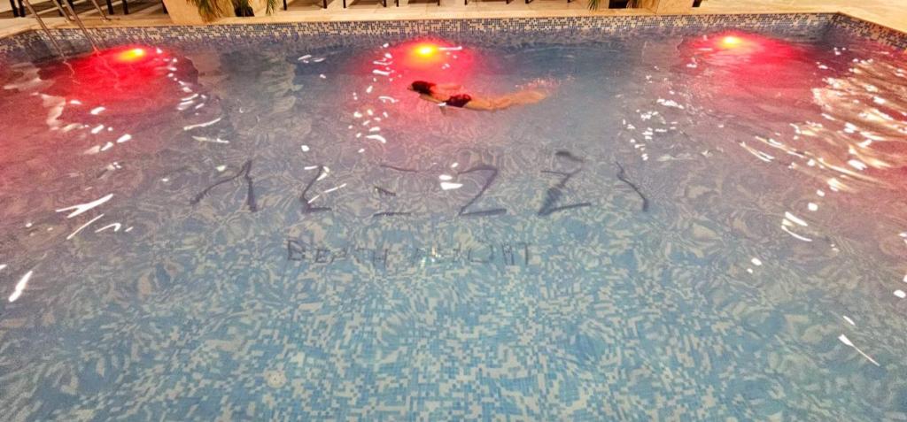 Swimmingpoolen hos eller tæt på SeaView Apartment - Beach Pool & Spa Resort