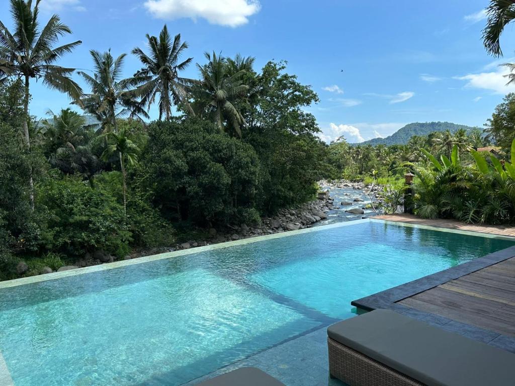 Πισίνα στο ή κοντά στο Uma Swari Suites Villa Sidemen