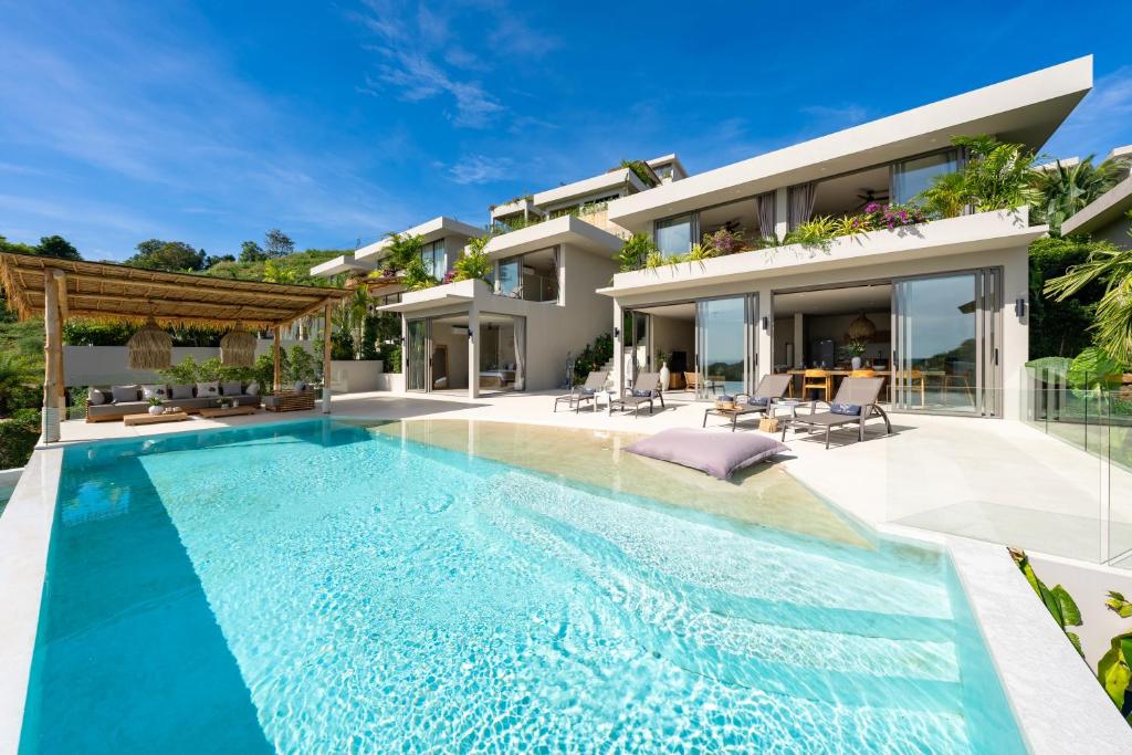 an image of a villa with a swimming pool at Stunning Koh Samui Villa with Infinity Pool & Ocean View "Villa Sabaï Dii" in Koh Samui