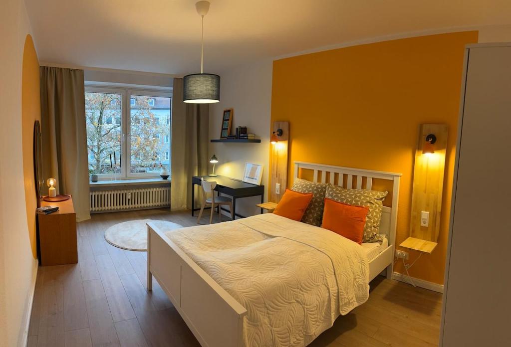 Łóżko lub łóżka w pokoju w obiekcie Sienna - central and cozy