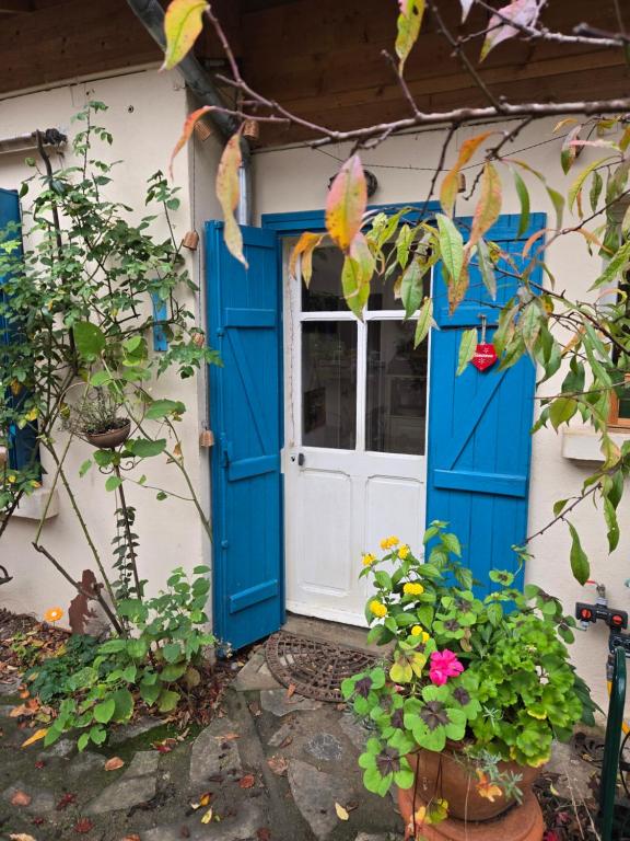 Zahrada ubytování Le Clos du Moulin Dijon , au calme,proche centre ville, la campagne à la ville