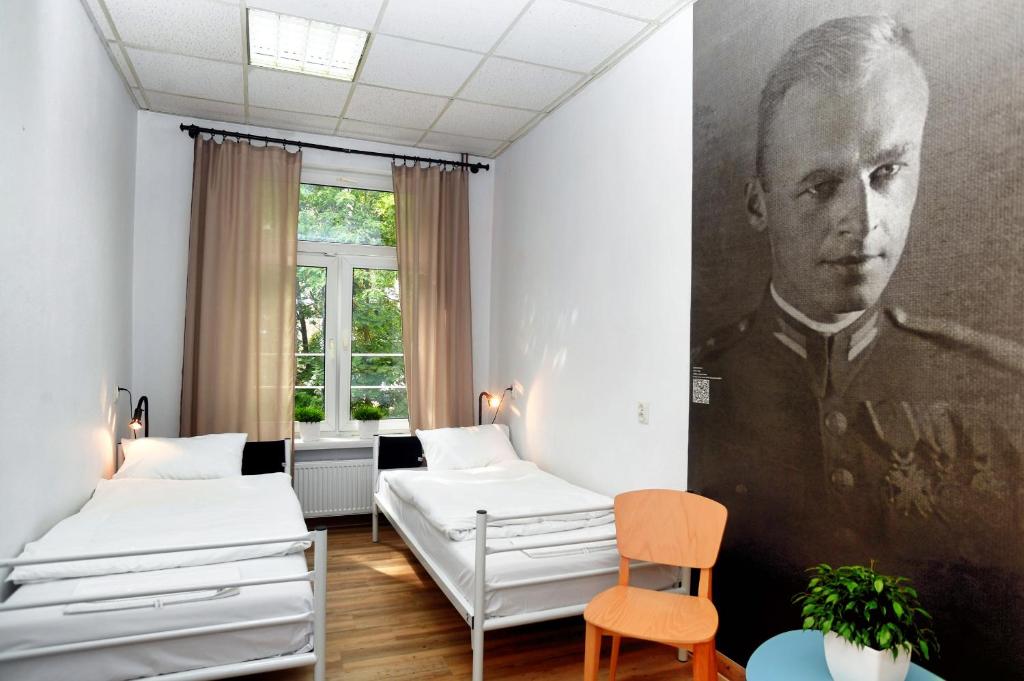 Posteľ alebo postele v izbe v ubytovaní Warsaw Hostel Centrum Private Rooms & Dorms