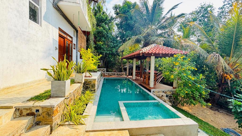 Πισίνα στο ή κοντά στο Brown Birds Villa