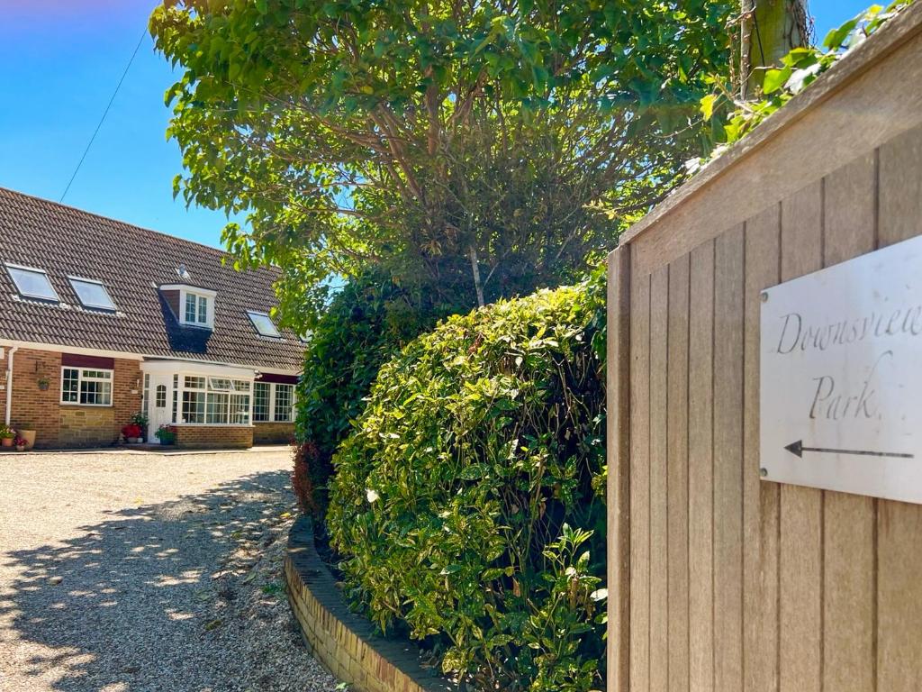 Το κτήριο όπου στεγάζεται  η παραθεριστική κατοικία