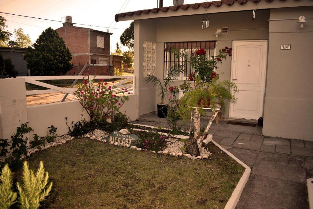 Κήπος έξω από το Mi lugar casa de playa