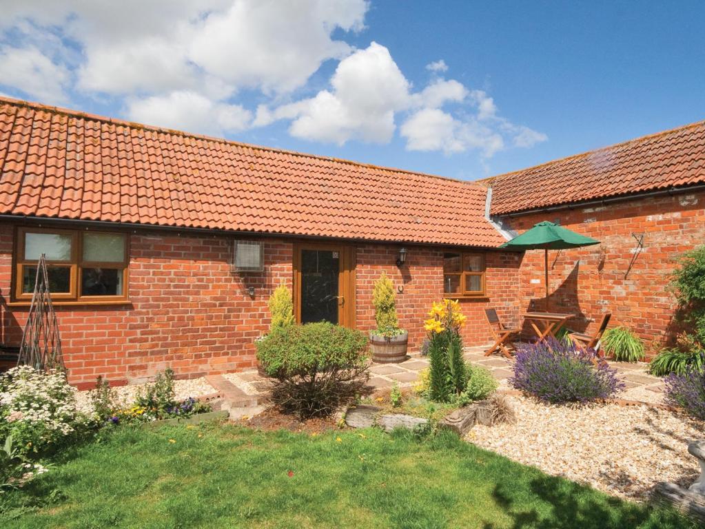 Saltfleetby Saint ClementにあるHorseshoeのレンガ造りの家