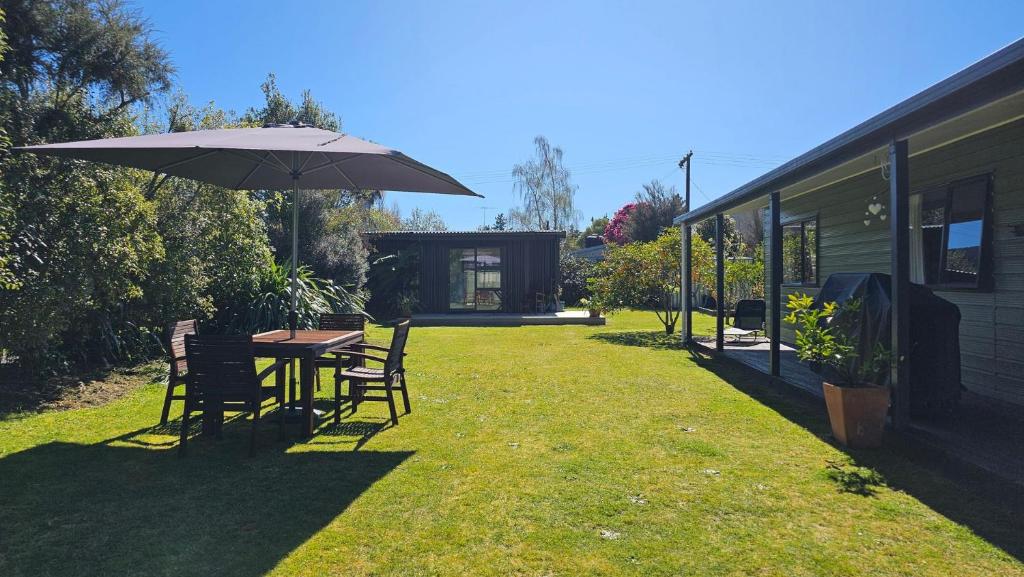 Κήπος έξω από το Fale Va'a in Marahau