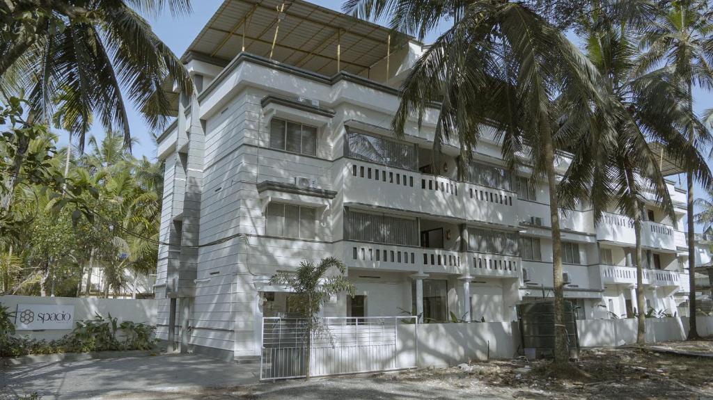 Tòa nhà nơi khách sạn tọa lạc