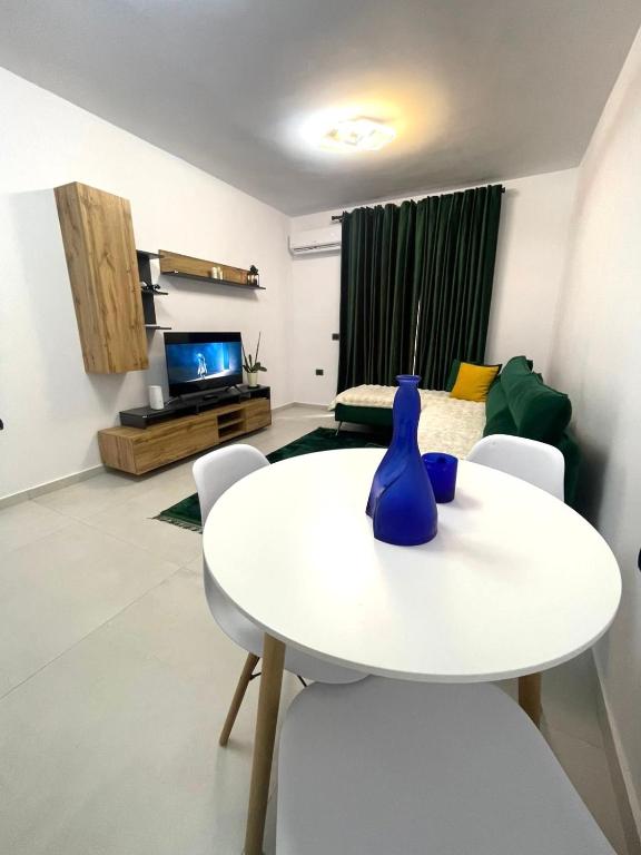 Kuchyň nebo kuchyňský kout v ubytování Heart of Fier Apartment