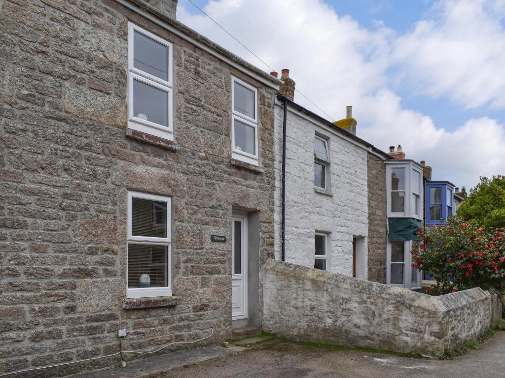 Budova, kde se prázdninový dům nachází