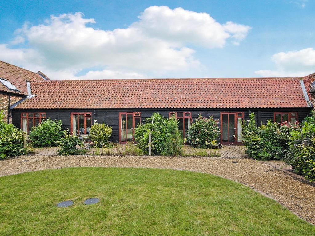 Κήπος έξω από το Oregano - E4483