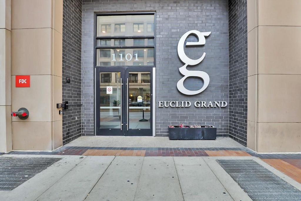 Exteriér nebo vchod ubytování Luxury lofts, Downtown, Playhouse Sq, Near Stadium and Arena, Fire Pit, Rooftop deck, BBQ, Parking, Close to EVERYTHIHNG!