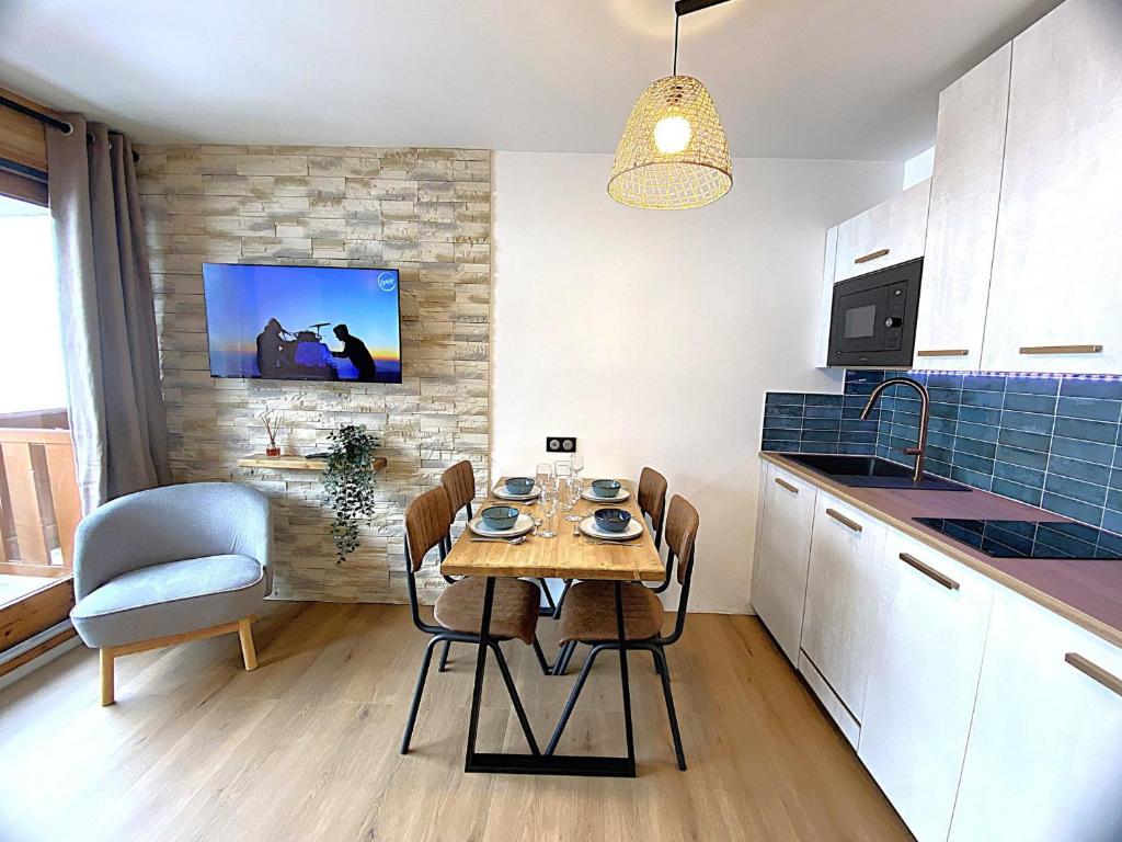 Studio Cosy Skis aux Pieds à Méribel, 4 Pers, WiFi - FR-1-411-1002