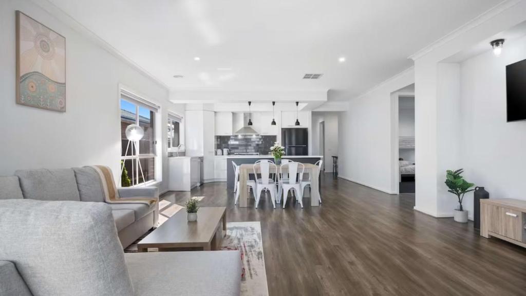 Kuchyň nebo kuchyňský kout v ubytování Modern Family Home