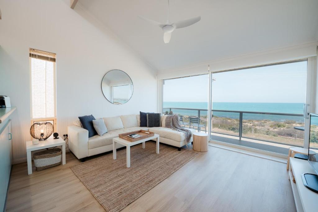 Γενική θέα στη θάλασσα ή θέα στη θάλασσα από  αυτό το διαμέρισμα