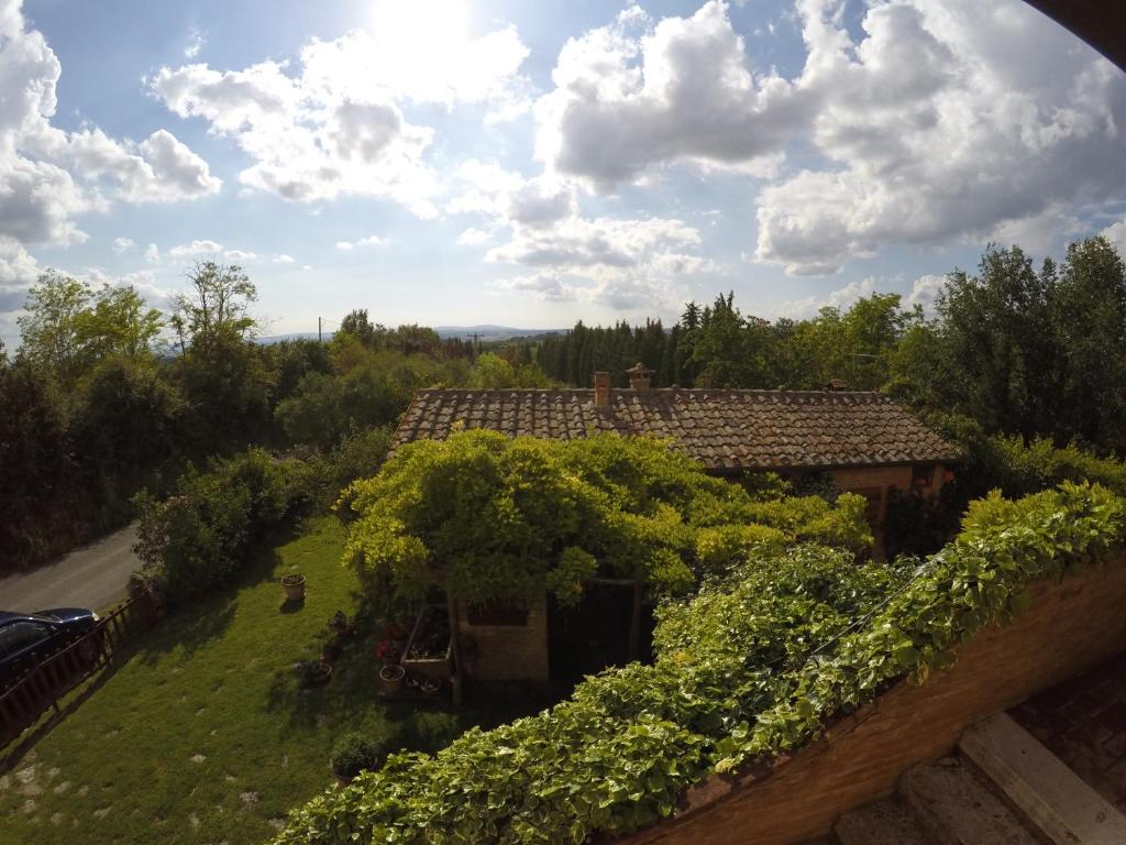Ogród w obiekcie Casale Le Querce