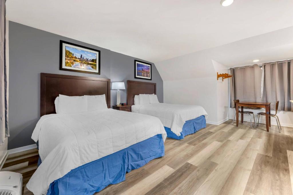 Rodeway Inn Lyons - La Grange photo