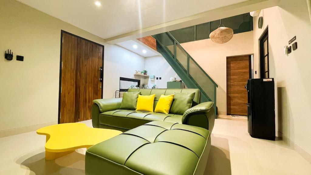 Posezení v ubytování Aso Living Selatan