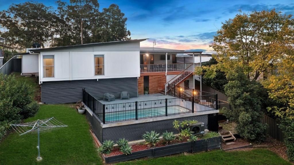 Bazén v ubytování Resort Style Home with Plunge Pool nebo v jeho okolí