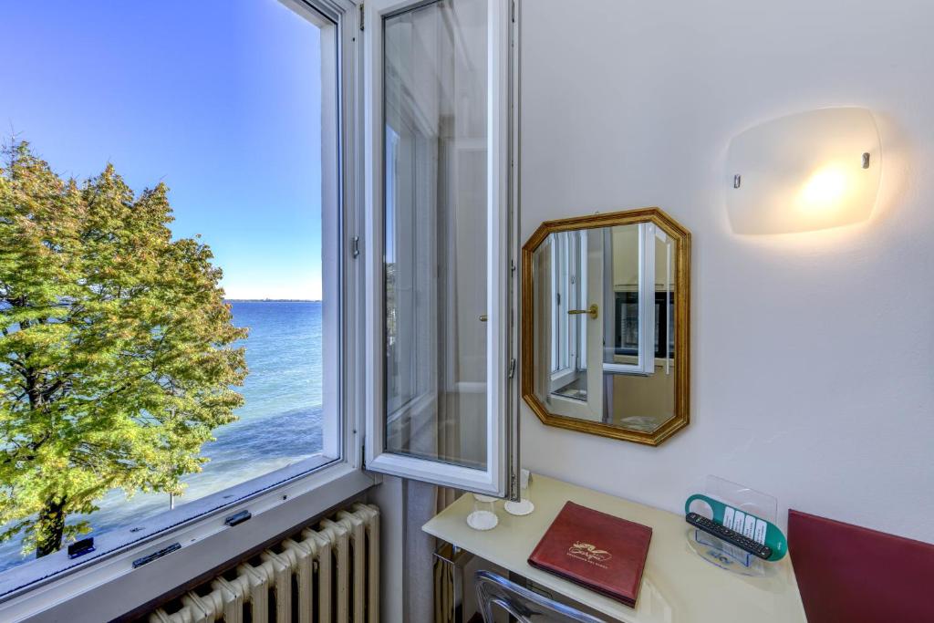 Hotel Europa - Triple Room With Lake View