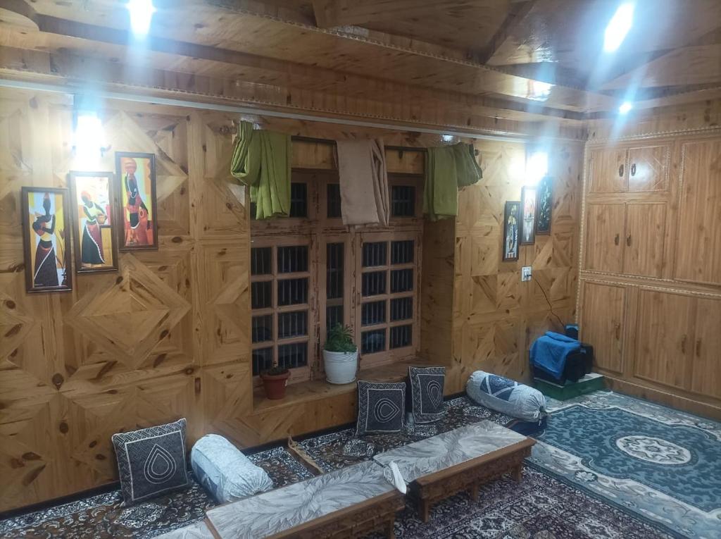 Istumisnurk majutusasutuses Snow Peaks View Homestay