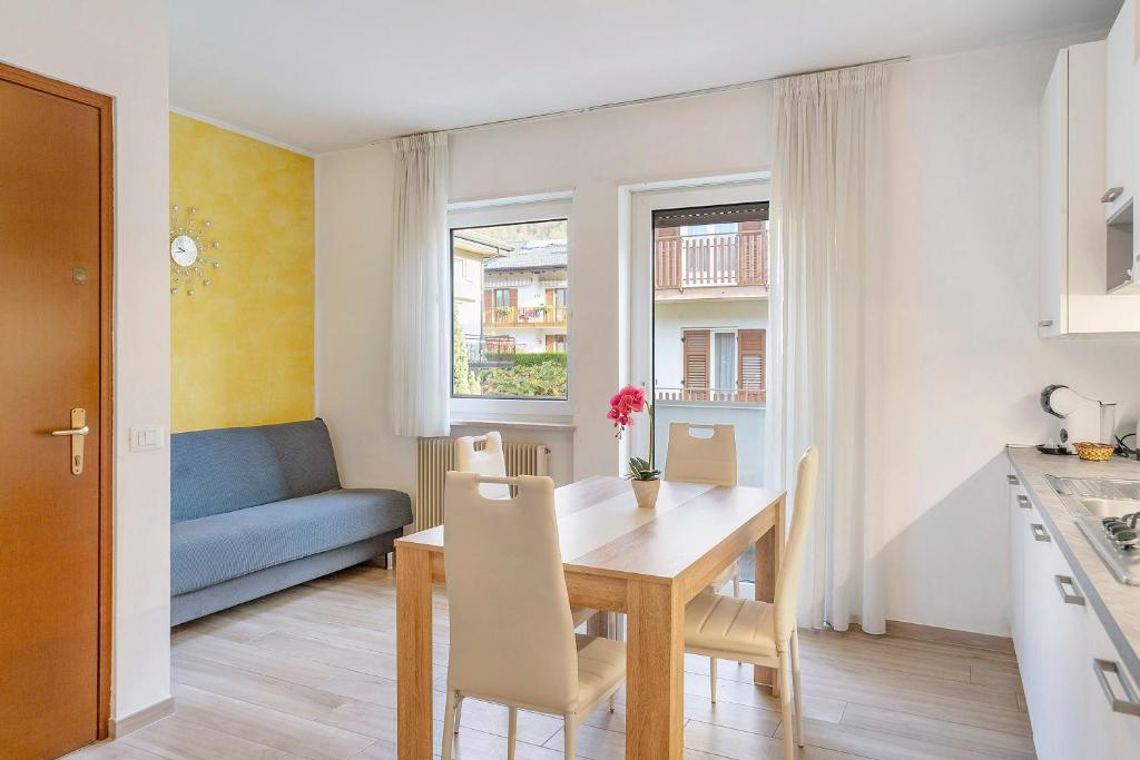 Η κουζίνα ή μικρή κουζίνα στο Appartamento Verde-Blu