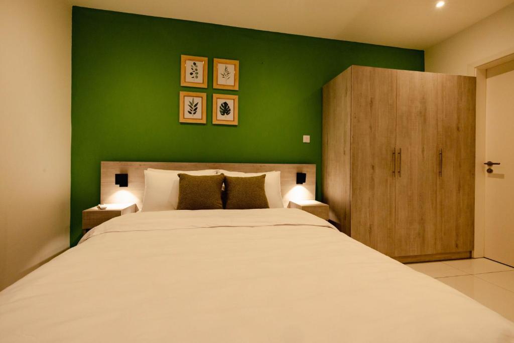 Voodi või voodid majutusasutuse The Haven-Loxwood Luxury 2-Bed with Rooftop Pool toas